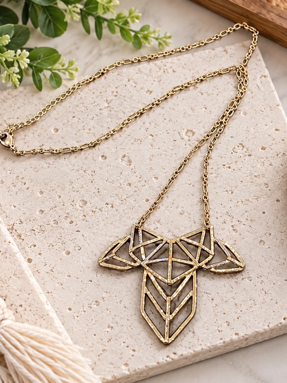 Buckle Gold Geometric Pendant Necklace